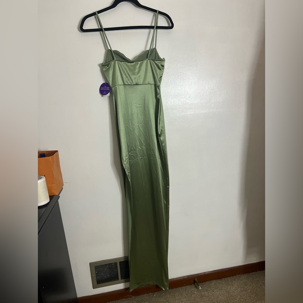 Windsor floor olive green silky dress - Picture 5 of 5